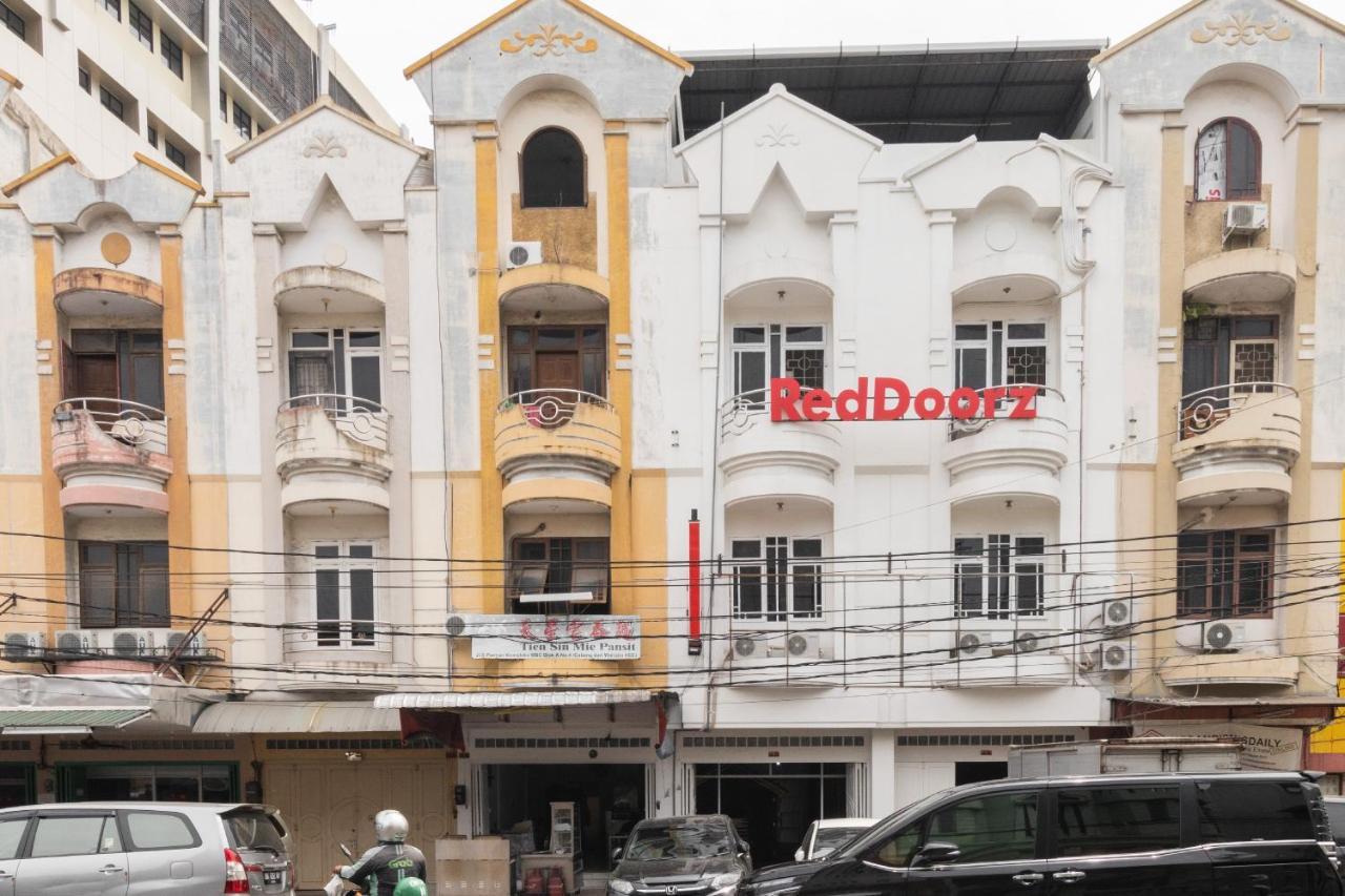 Reddoorz Near Sun Plaza Medan 2 Hotel Buitenkant foto