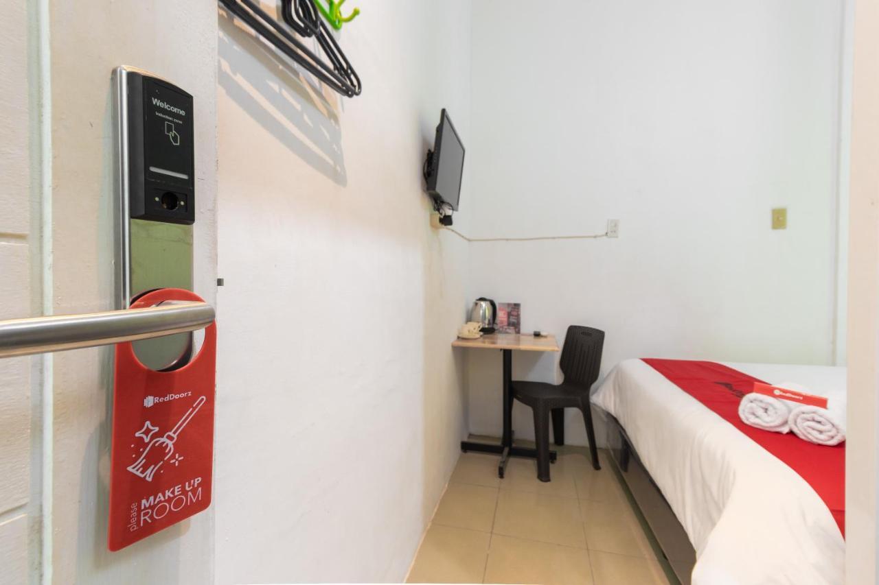 Reddoorz Near Sun Plaza Medan 2 Hotel Buitenkant foto